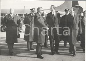 Fotografia d epoca originale 1959 TORINO Caselle Principe FILIPPO in città per visitare gli stabilimenti FIAT 1