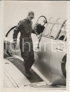 Fotografia d epoca originale 1953 WHITE WELTHAM Airfield Duke of Edinburgh leaves RAF training Photo 15x20 1