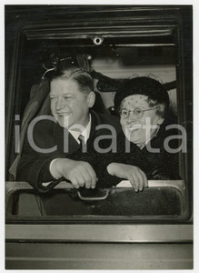 Fotografia d epoca originale 1954 ROMA Mikhail KOSTYLEV del Pcus in partenza per Mosca Foto 13x18 cm 1