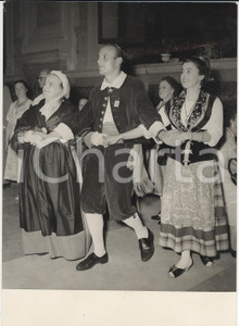 Fotografia d epoca originale 1955 BOLOGNA Congresso di Esperanto  Danza popolare esperantista Foto 13x18 cm 1