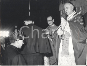Fotografia d epoca originale 1963 MILANO Consegna Crocifisso ai Missionari  Arcivescovo Giovanni COLOMBO 1