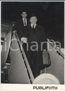 Fotografia d epoca originale 1953 ROMA Harold STASSEN capo della FOA sbarca a Ciampino Foto 13x18 cm 1