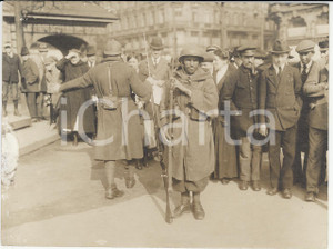Fotografia d epoca originale 1920 FRANKFURTAMMAIN Moroccan troops in Schillerplatz REAL PHOTO cm 16x12 1