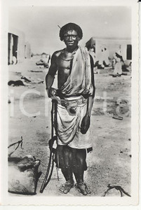Fotografia d epoca originale 1935 ca A.O.I. ETIOPIA Ritratto di giovane guerriero etiope VERA PHOTO cm 9x5,8 1