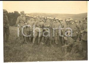 Fotografia d epoca originale 1920 ca AREA DI UDINE Gruppo di bersaglieri con finta esecuzione Foto CURIOSA 1