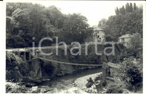 Fotografia d epoca originale 1970 ca GENOVA Veduta di periferia con ponticello Foto VINTAGE 15x9 cm 1
