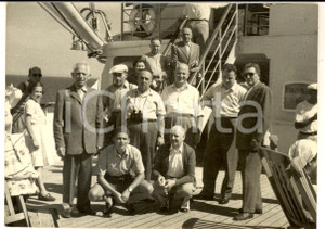 Fotografia d epoca originale 1960 ca BARCELLONA Viaggiatori sul ponte della CONTE BIANCAMANO Foto 15x10 1