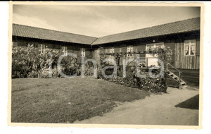Fotografia d epoca originale 1948 FRAUENFELD CH Il cortile di un campus per studentesse Foto cartolina 1