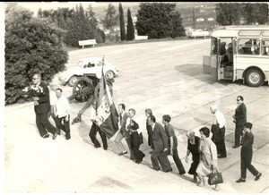Fotografia d epoca originale 1966 SACRARIO DEL MONTELLO Reduci di guerra in visita  Fotografia 14x10 cm 1