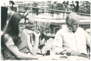 Fotografia d epoca originale 1965 ca COSTUME Cantante MILVA con il marito Maurizio CORGNATI 2 Foto 30x20 cm 1