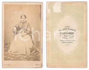 Fotografia d epoca originale 1875 ca MILANO Ritratto di donna seduta  Foto Felice CRESPI 6x10 cm 1