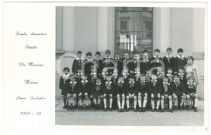 Fotografia d epoca originale 1970 MILANO Scuola Elementare MOROSINI  Classe maschile Foto di gruppo 25x15 1