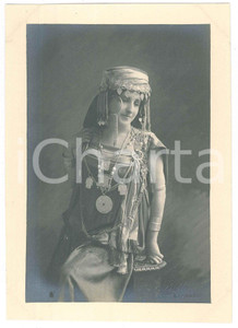 Fotografia d epoca originale 1920 ca ITALIA  TEATRO Attrice in abito da odalisca  Foto BETTINI  LIVORNO 1