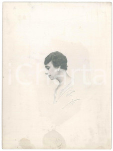 Fotografia d epoca originale 1940 ca ITALIA Ritratto di donna con orecchini  Fotografia ANONIMA 18x24 cm 2 1