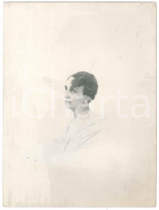 Fotografia d epoca originale 1940 ca ITALIA Ritratto di donna con orecchini  Fotografia ANONIMA 18x24 cm 1