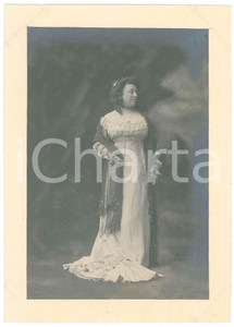 Fotografia d epoca originale 1920 ca ITALIA TEATRO Attrice in costume di scena e scialle Foto BETTINI LIVORNO 1