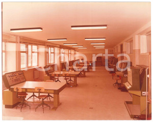 Fotografia d epoca originale 1975 GRUGLIASCO  ITIS Periti elettronici  Laboratorio elettronico Foto 26x21 1