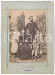 Fotografia d epoca originale 1910 MILANO ca Ritratto di famiglia con tre bambini  Foto Cesare MAGNETTI 1