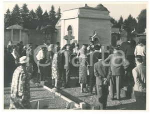 Fotografia d epoca originale 1959 Cimitero di VIGEVANO  Funerale 3 Fotografia 24x18 cm 1