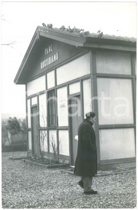 Fotografia d epoca originale 1970 ca MILANO  PANE QUOTIDIANO Senzatetto in fila per il cibo  Foto 20x30 cm 1