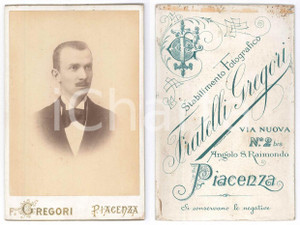 Fotografia d epoca originale 1880 ca PIACENZA Ritratto maschile  Busto  Foto Fratelli GREGORI 10x16 1
