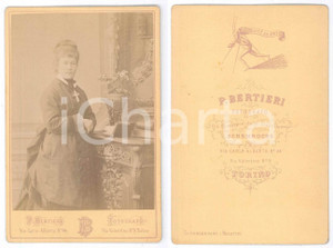 Fotografia d epoca originale 1880 ca TORINO giovane donna con croce al collo  Ritratto Foto BERTIERI 1