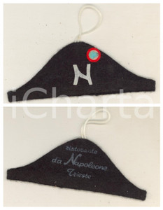 Oggetto da collezione cartaceo 1970 ca TRIESTE  Ristorante DA NAPOLEONE  Portachiavi souvenir cappello 13x4 1