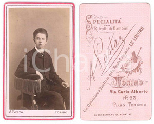 Fotografia d epoca originale 1880 ca TORINO Adolescente seduto  Ritratto  Foto Alessandro PASTA 1