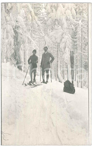 Fotografia d epoca originale 1920 ca GERMANY  SKI  Men on the snow  Photo postcard 9x14 cm 1