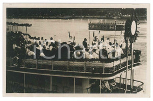 Cartolina originale da collezione 1930 ca BUDAPEST HUNGARY Papal legate at the Danube Festival  Postcard 1