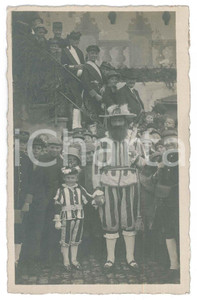 Fotografia d epoca originale 1919 THUN SVIZZERA Rievocazione  Guglielmo TELL e figlio  Foto 9x14 cm 1