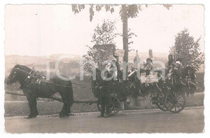 Fotografia d epoca originale 1920 ca GERMANIA  FOLKLORE  Carro di popolani  Foto anonima 14x9 cm 1