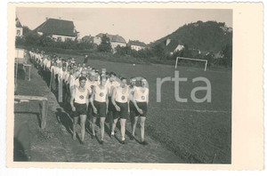 Fotografia d epoca originale 1935 ca SPORT GINNASTICA  GERMANIA  Ingresso atleti Hitlerjugend Foto 14x9 1