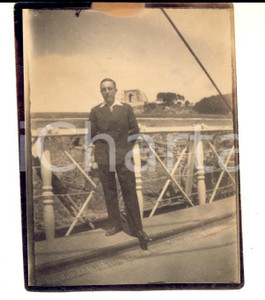 Fotografia d epoca originale 1930 CONSTANTINE ALGERIE Homme sur le Pont de SIDI M CID Photo VINTAGE 7x9 cm 1