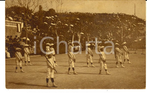 Fotografia d epoca originale 1910 ca UNGHERIA / HUNGARY Bambini durante un saggio di ginnastica Foto RARA 1