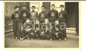 Fotografia d epoca originale 1930 ca ITALIA Una squadra giovanile di ginnastica Foto cartolina RARA 1