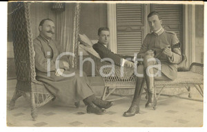 Fotografia d epoca originale 1918 WW1 GENOVA Ufficiale Alessandro MASSABO  suona mandolino con amici  FOTO 1