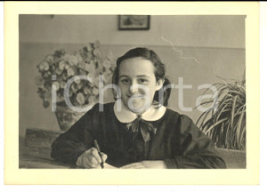 Fotografia d epoca originale 1951 GRANA AT Ritratto di bambina alla scuola elementare Foto 15x10 cm 1