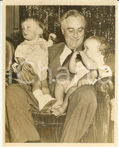 Fotografia d epoca originale Christmas 1939 WASHINGTON Franklin ROOSEVELT playing with his grandsons  Photo 1