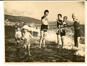 Fotografia d epoca originale Agosto 1928 LAVAGNA Scherzi di bambini in spiaggia Foto VINTAGE 11x8 cm 1