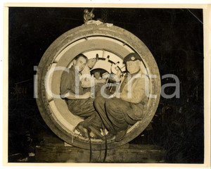 Fotografia d epoca originale 1939 PORTSMOUTH Rescue chamber for survivors of sunken submarine SQUALUS  Photo 1