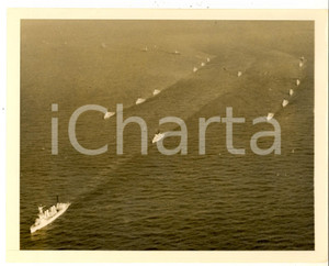 Fotografia d epoca originale 1939 HAMPTON ROADS VA Ships of US fleet steam out to sea  Photo 24x18 cm 1