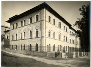 Fotografia d epoca originale 1930 ca ASSISI Veduta laterale nuovo Convitto Principe di Napoli  Foto 23x17 1