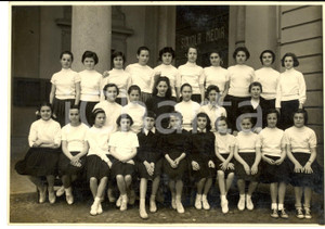 Fotografia d epoca originale 1955 AREA LOMBARDA Scuola media  Una prima classe femminile Foto 18x12 cm 1