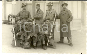 Fotografia d epoca originale 1940 ca REGIO ESERCITO Gruppo di ALPINI con i bastoni da montagna  Foto 1