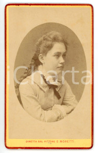 Fotografia d epoca originale 1880 ca MILANO Ritratto di fanciulla con la treccia  Foto MONTABONE  CDV 1