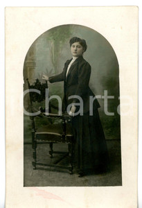 Fotografia d epoca originale 1917 MILANO Ritratto Giuseppina MOLTENI in abito scuro Foto Amos CASIRAGHI  FP 1