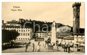 Cartolina originale da collezione 1930 ca FIESOLE FI Passanti in Piazza Mino  Scorcio con cattedrale Cartolina 1