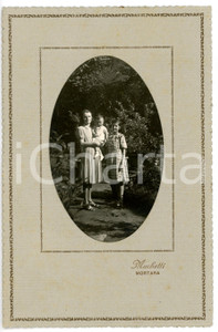 Fotografia d epoca originale 1920 ca MORTARA PV Ritratto di due sorelle con bambino  Foto MUCHETTI 15x22 1