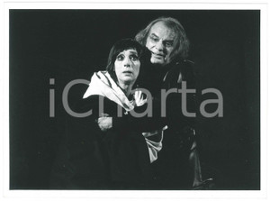 Fotografia d epoca originale 1980 ca ITALIA TEATRO Spettacolo  Fotografia di scena 3 24x18 cm 1